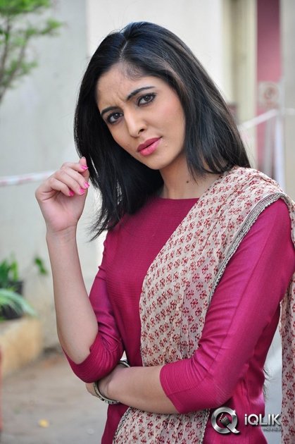 Zaheera-Khan-at-Padesave-Movie-Promotions